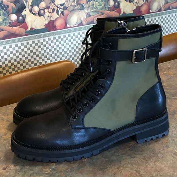 Urban Outfitters - Picture 4 of 8